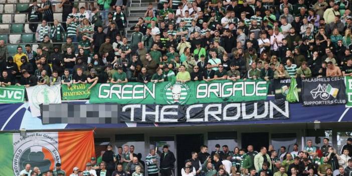 İskoçya takımı Celtic'in taraftarları kraliyet ailesini protesto etti