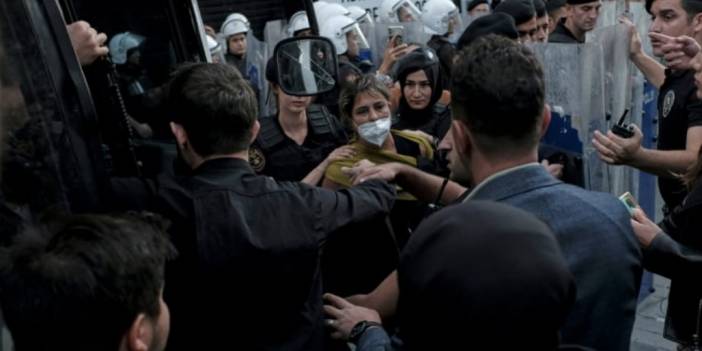 Taksim’de Mahsa Emini protestosu: Gözaltılar var