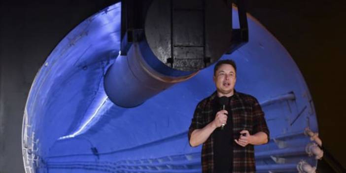 Elon Musk Tesla’nın yeni robotu Optimus'u tanıttı