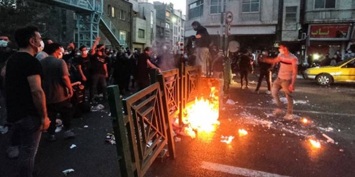 İran'da protestolar sürüyor: Mahabad'da 3 kişi hayatını kaybetti