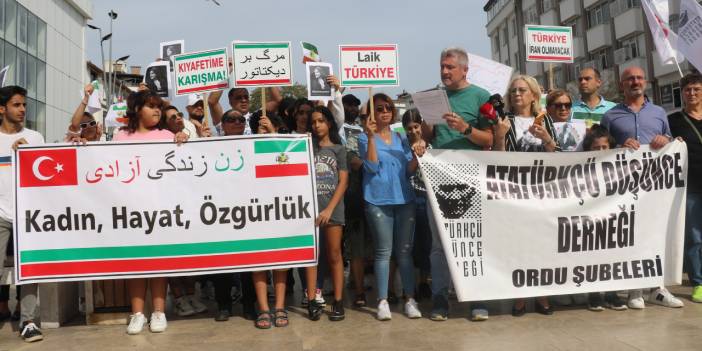 Ordu'da kadınlar Mahsa Amini için sokakta