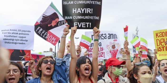 Kadıköy'de kadınlar Mahsa Amini için haykırdı