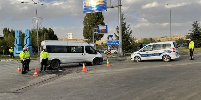 Erzurum'da trafik kazası: 6 askeri personel, 4 öğretmen yaralandı