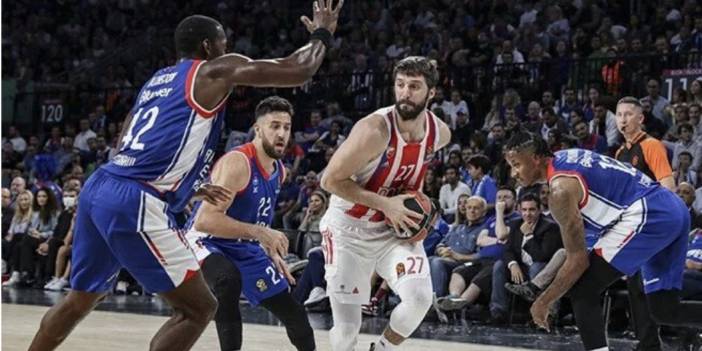 Anadolu Efes, Kızılyıldız'ı farklı mağlup etti