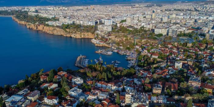 Antalya'nın konutları yabancıya gidiyor