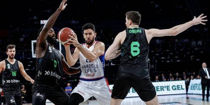 Anadolu Efes son saniyede kaybetti