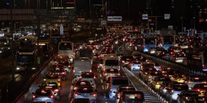 İstanbul'da trafik yoğunluğu yüzde 74'e ulaştı