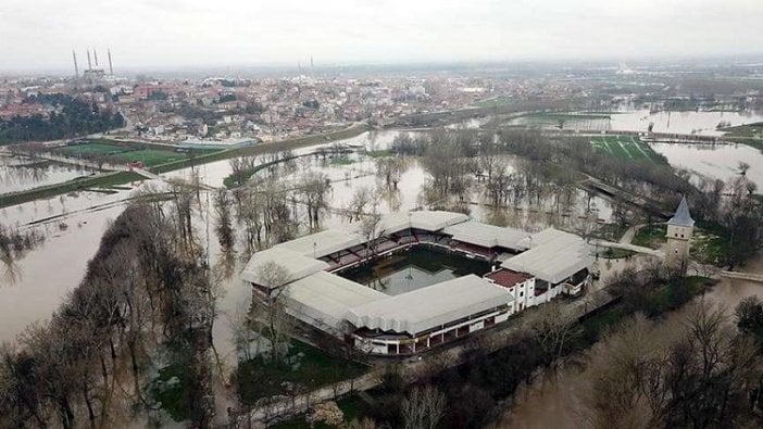 Tunca Nehri’ndeki taşkın, ‘kırmızı alarm’ seviyesine yükseldi