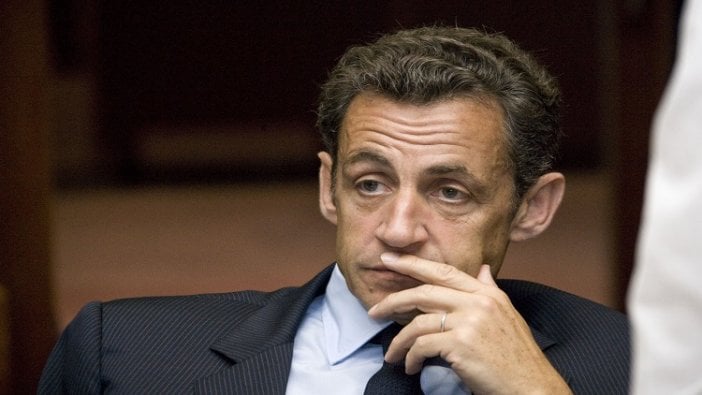 Sarkozy gözaltında!