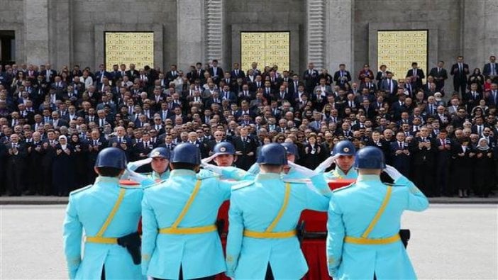 Hasan Celal Güzel için TBMM'de tören...Annesi sedyeyle getirildi