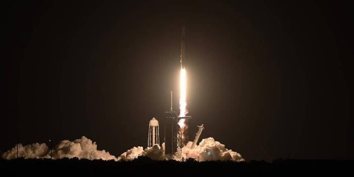 SpaceX Falcon 9 roketi uzaya fırlatıldı