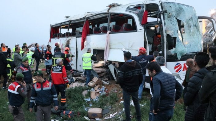 Aksaray'da yolcu otobüsü şarampole devrildi: 4 ölü, 37 yaralı