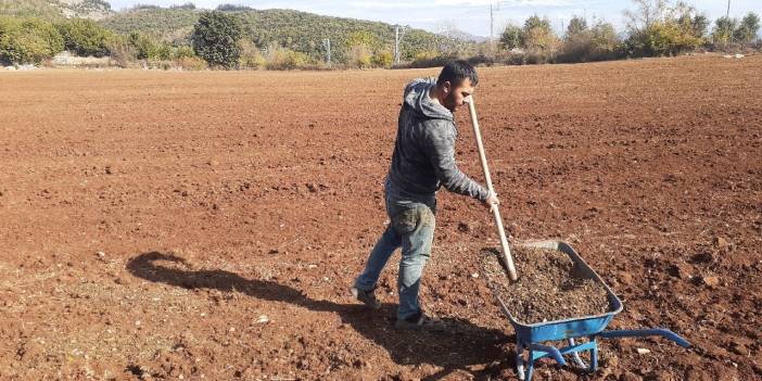 Çiftçilerin deprem yardımına elektrik şirketi el koydu