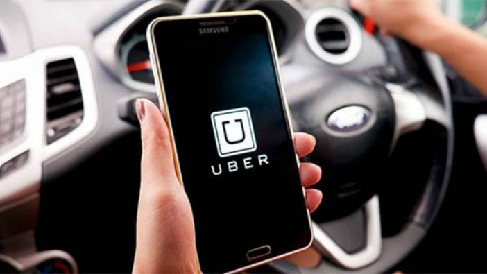 Uber sürücüsünün kadın yolcuyu dövdügü iddia edildi