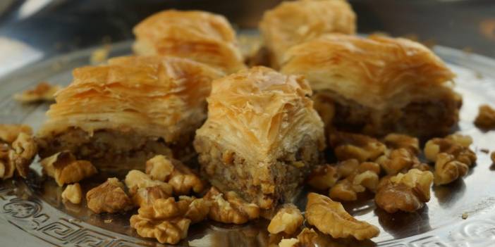 Baklava yedikten sonra kesinlikle bunu yapın. Yoksa çok büyük zararı var