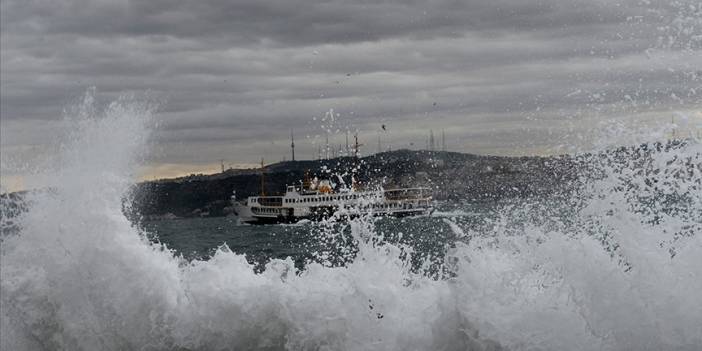 İstanbul’da vapur seferlerine lodos engeli