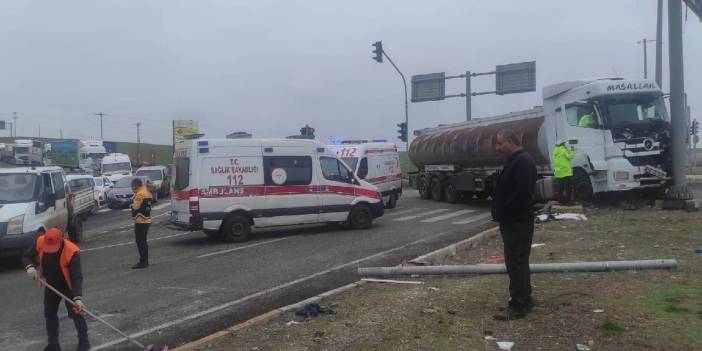 Ambulansla TIR çarpıştı: 1 çocuk öldü, 5 kişi yaralandı