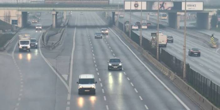 Yılın ilk günü İstanbul'da yollar boş kaldı