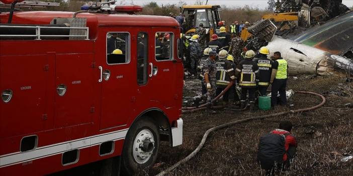 Son 30 yılın en büyük kazası... Nepal'de yolcu uçağı düştü: 68 ölü