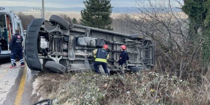 Kocaeli'nde tur minibüsü devrildi: 7 yaralı