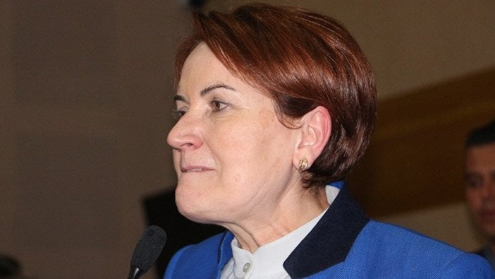 Meral Akşener gözyaşlarını tutamadı