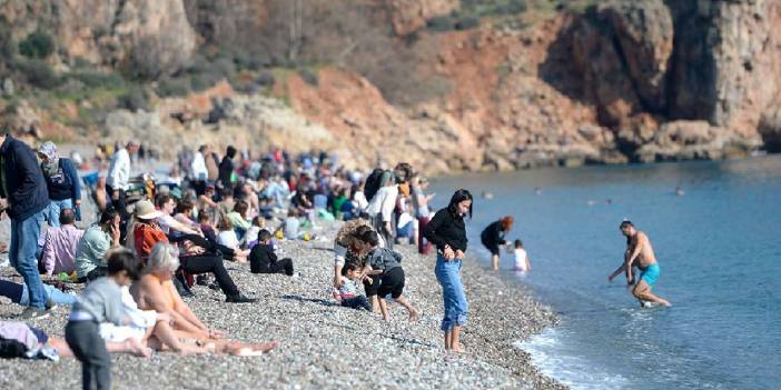 Antalya’da ocak ayında yaz görüntüsü