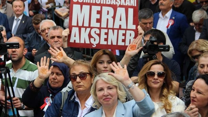 Meral Akşener Manisa'dan seslendi: Herkes ayağını denk alsın