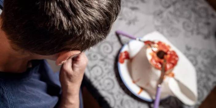 Bu hastalığı yaşayanlar; sabun, sigara izmariti ve cam gibi nesneleri yemeden duramıyor