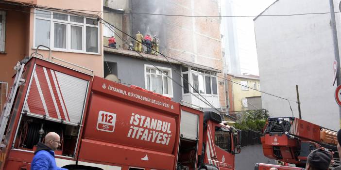 Kağıthane’de gecekonduda çıkan yangın yandaki binalara sıçradı