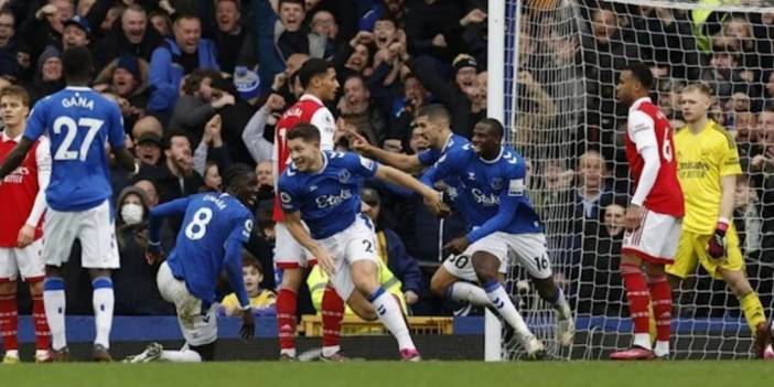 Arsenal’a Everton çelmesi