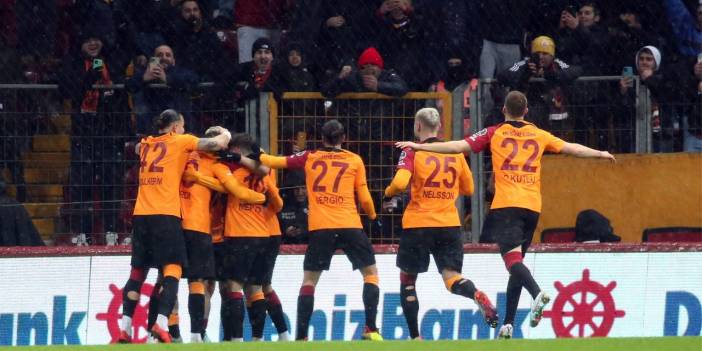 Derbide gülen Cimbom