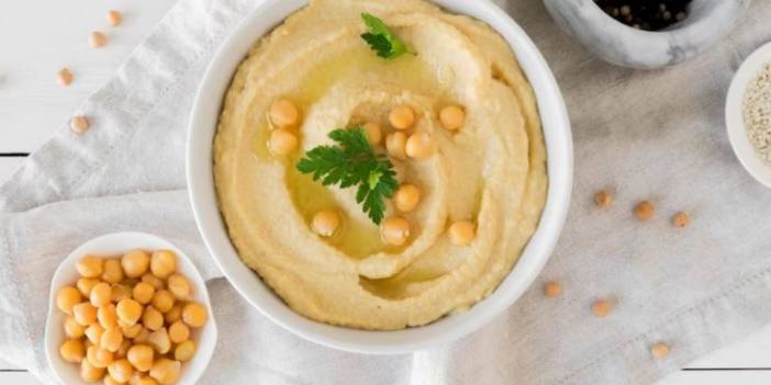 Yapımı kolay lezzetli meze tarifleri... Yemeklerin yanına çok yakışıyor, misafirleriniz bayılacak!