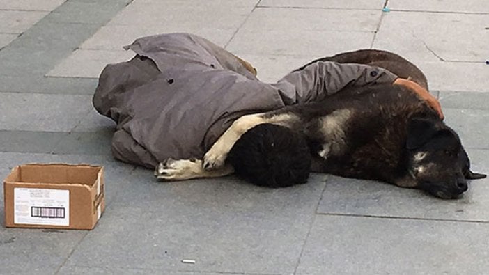 Taksim'de yürek sızlatan görüntü