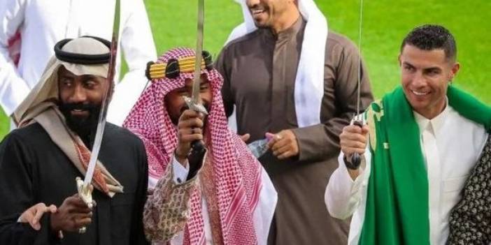 Cristiano Ronaldo'dan Arabistan'da kılıç dansı!