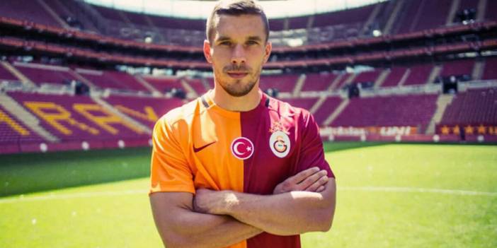 Lukas Podolski'den depremzedeler için 2 milyon TL'lik destek