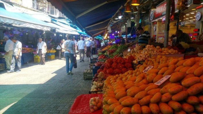 Denizciler İzmir Marşı İle protesto etti, AKP'li bakan salonu terk etti