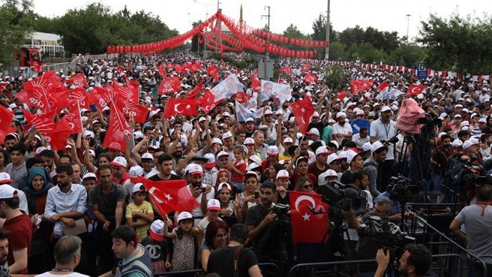 Muharrem İnce Diyarbakır'da konuştu... Kalabalığın sonu görünmüyor