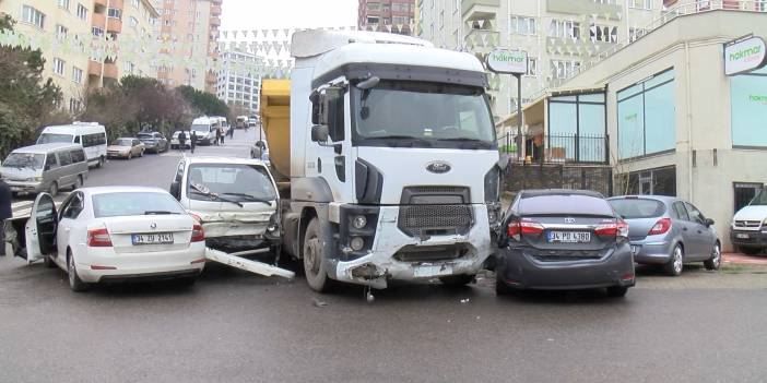 13 araca çarparak durabildi: 'Deprem oluyor zannettik'