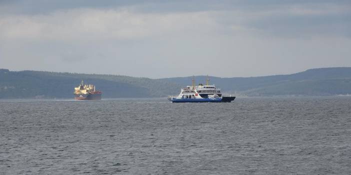 Gökçeada ve Bozcaada feribot seferleri fırtına nedeniyle iptal edildi