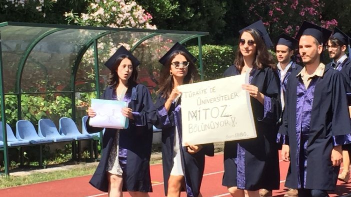 Boğaziçi Üniversitesi mezuniyetinde rektöre protesto