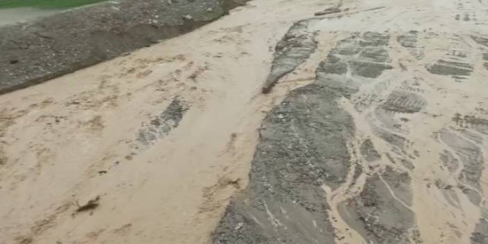 Elazığ'ı sağanak vurdu, dereler taştı