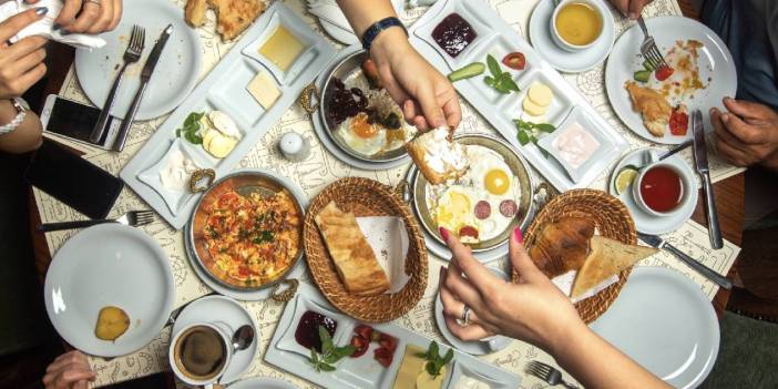 Oruçta bunları yiyenler acıkmayacak: Gün boyu tok tutan besinler hangileri? İşte açlık hissini geçiren gıdalar..