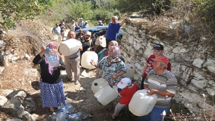 12 yıldır su bekliyorlar