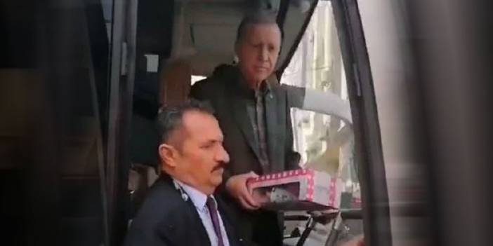 Erdoğan depremzedelere otobüsten oyuncak fırlattı