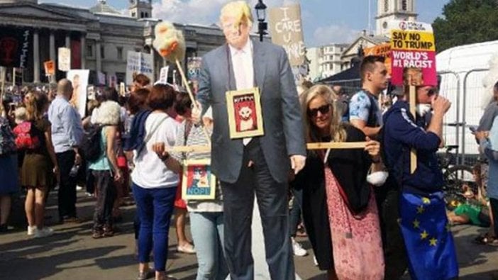 Trump, İngiltere’de protesto edildi