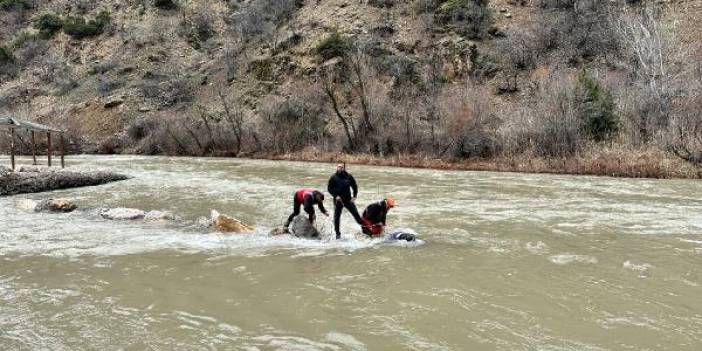 Tunceli'de kayıp çiftin araçları ile çaya düşüp öldükleri ortaya çıktı