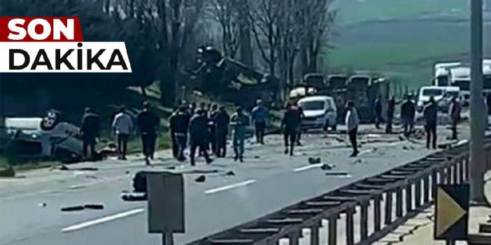 Son dakika... TEM'de hafriyat kamyonu, 2 araca çarptı: 6 kişi hayatını kaybetti, yaralılar var