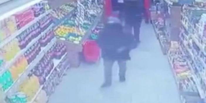 İstanbul'da markette silahlı soygun kamerada