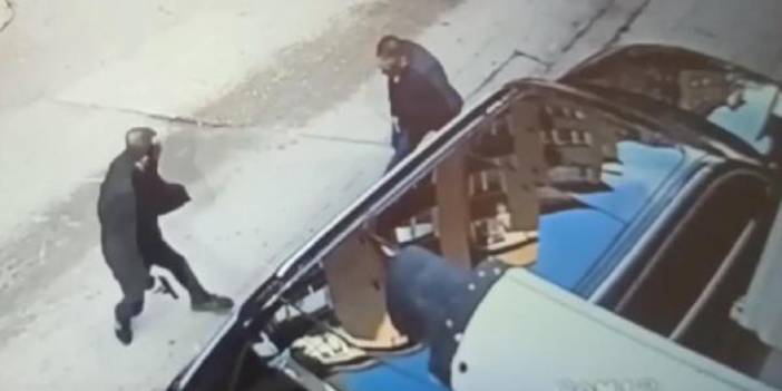 Sokakta silahlı saldırı kamerada