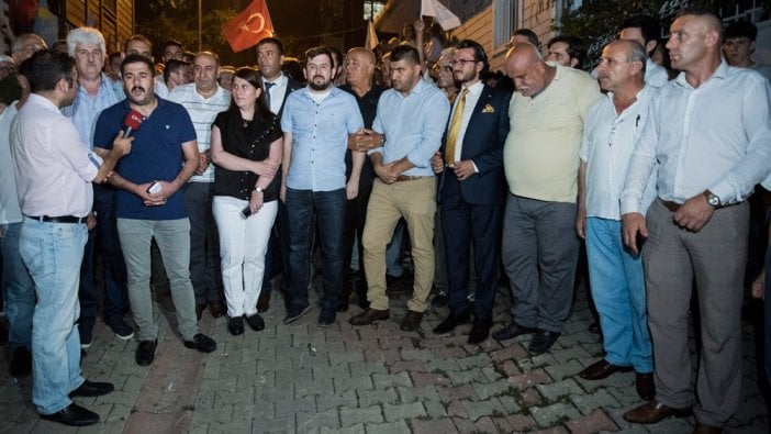 Meral Akşener’in evinin önünde gece nöbeti!